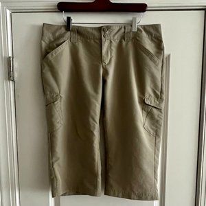 Women's Columbia Omni-Shade Sun Protection Tan Capri Pants Size 12
